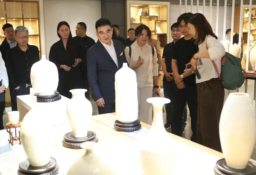 陈光标企业家考察团一行莅临河北高大师艺术集团考察调研