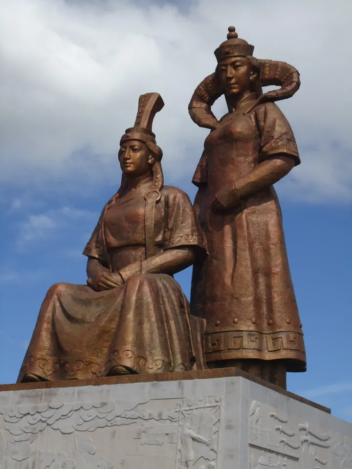 草原母亲·高英坡大师艺术作品